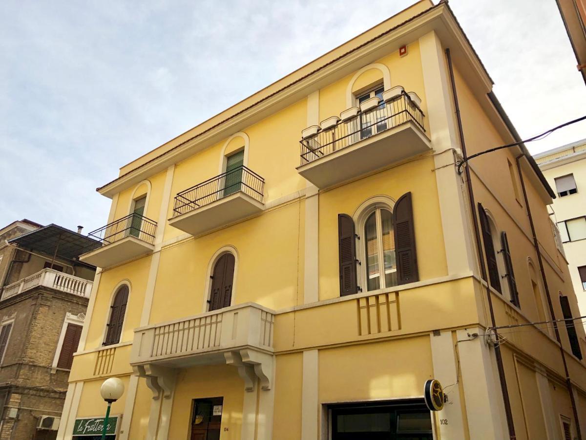 Pescara Centro Silenzioso E Confortevole Con Terrazzo Bioclimatico A 2 Minuti Dal Mare Extérieur photo